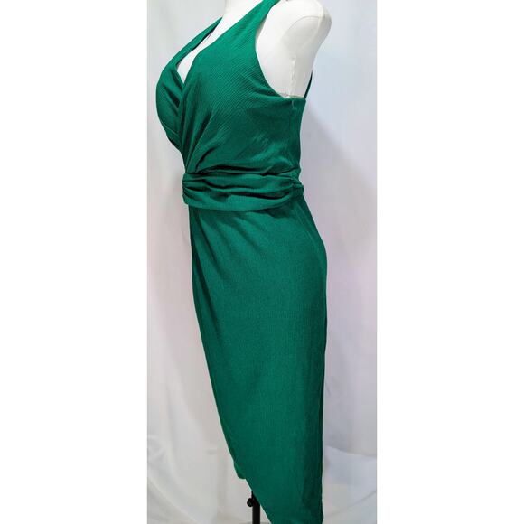 Siena Emerald Green Crinkle Knit Halter Dress
Size 12 – NWT - Picture 5 of 9